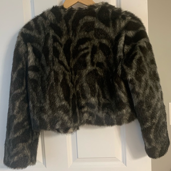 BEBE Faux Fur Leopard Print Short Cocktail Jacket - Picture 9 of 10